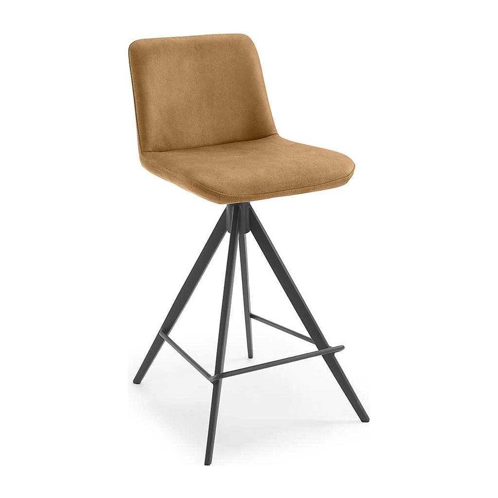 Universal Bar, camel